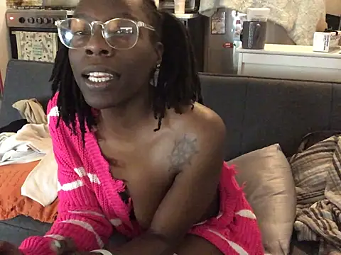 Webcam Model (littyleesh1)  is live.Free join now!