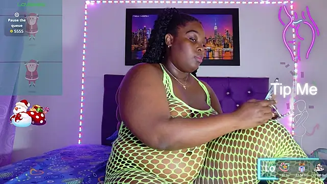 ebony_NeighborMoans webcam