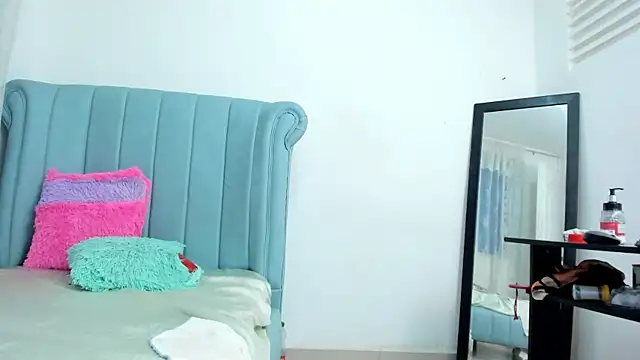 MatureHorny_70 webcam