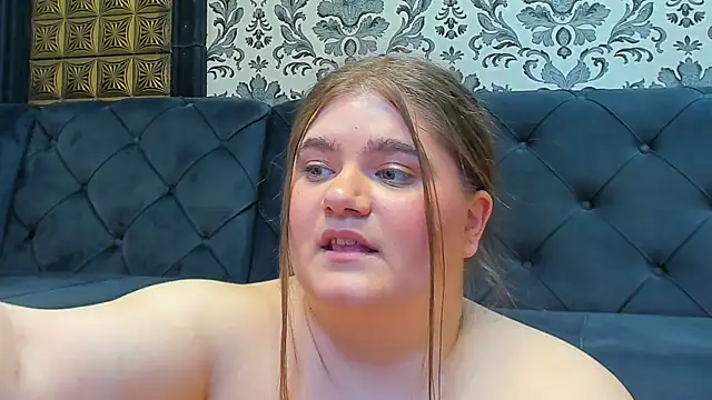 LissaBigTitts webcam