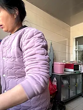 美女buusoom在线直播