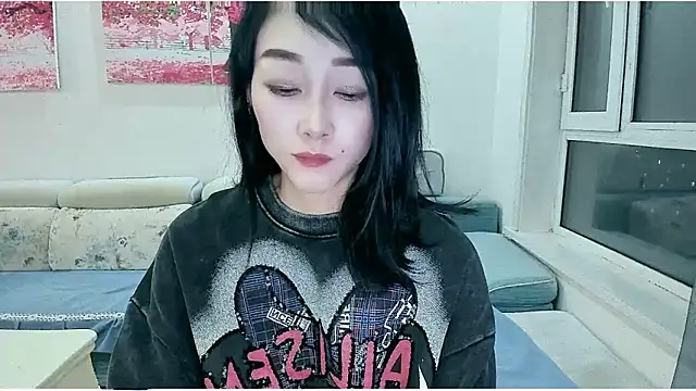 美女NIAN-er在线直播