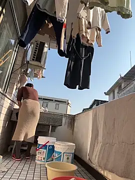 美女daaqnn在线直播