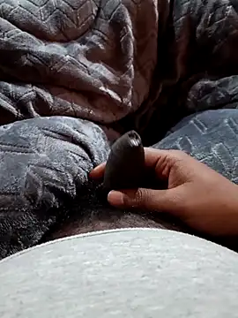 Naughtyforpussy webcam