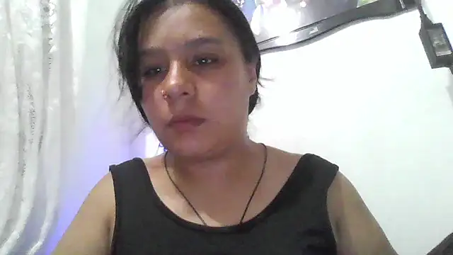Charis_21 webcam
