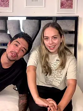 valery_and_Dani_ webcam