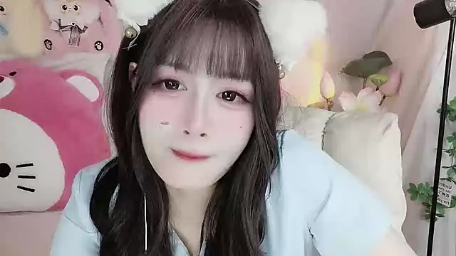 -zhuzhu-999- (F young) - 想给哥哥喝水，但又怕哥哥扎我的大腿🥰🥰🥰