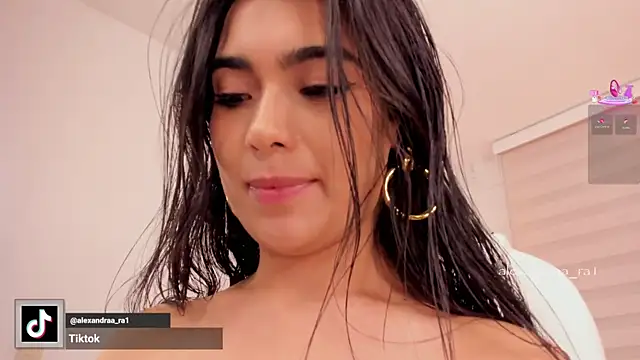 Alexandra_ra webcam
