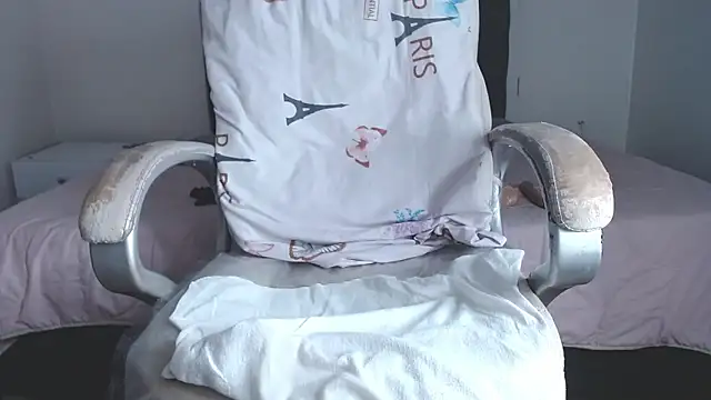 selena_yourmilf webcam