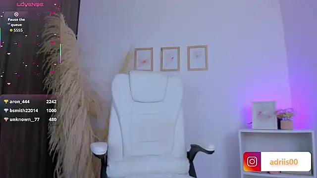 shannel_moss__ webcam