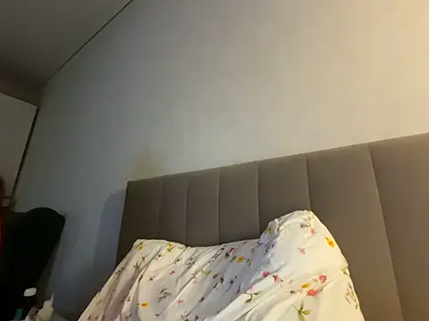 GoldenSexySky webcam