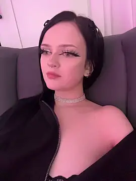 PorcelainAnora webcam