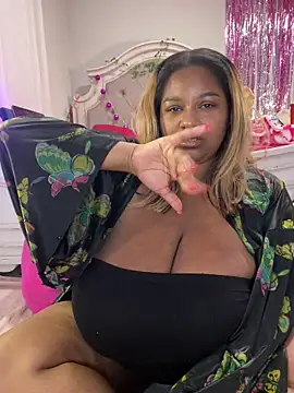 BigFineSelena webcam