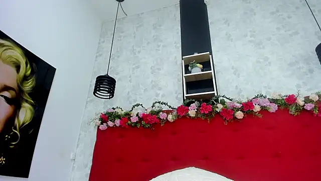 EmillyHarper_ webcam