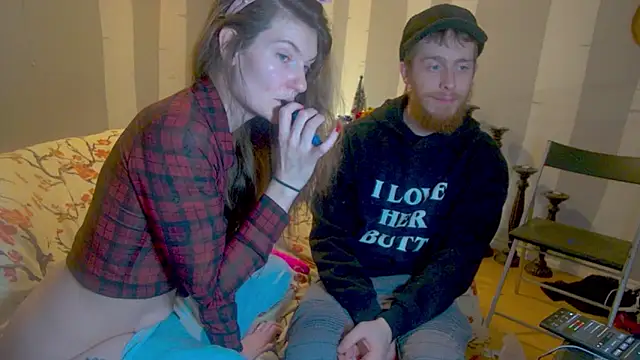 YourFavCanadianMILF webcam