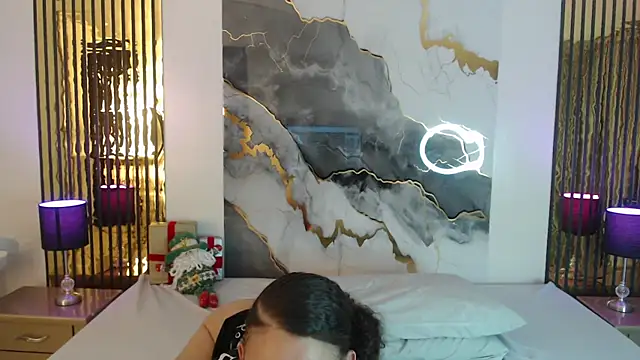 MiticaBrennet_ webcam