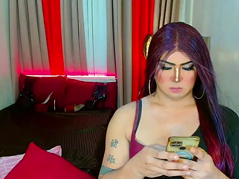 Incredible_Shemale webcam