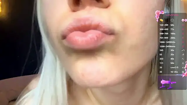 MaryjaneSpider webcam