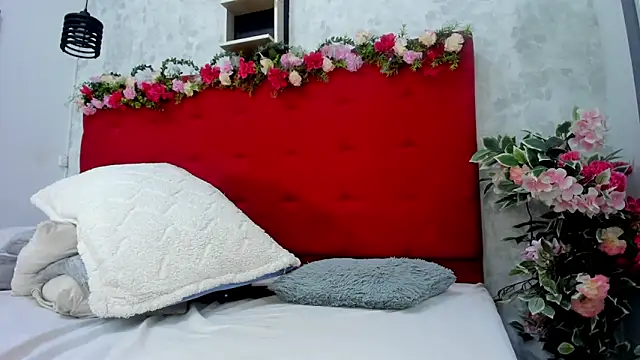 EmillyHarper_ webcam