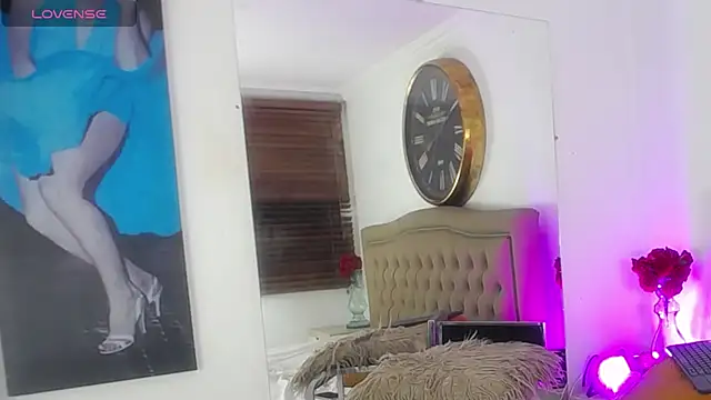 Adara_Ferrara webcam