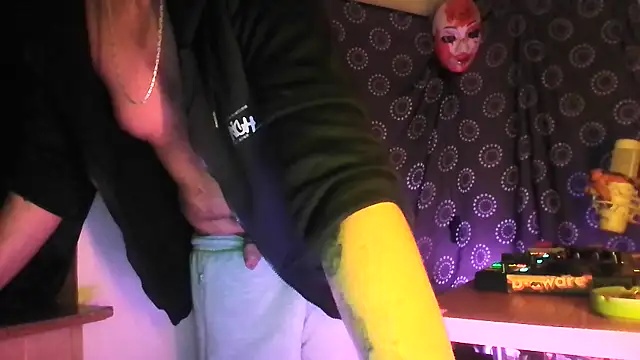 guyst049 (Ask my age) - Please leave me a little love ;) Thanks