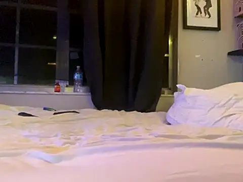 Thickwhitetight webcam