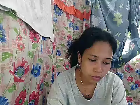 PinaySkinnyGirl webcam