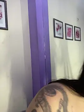 Webcam Model (sharlot24)  is live.Free join now!