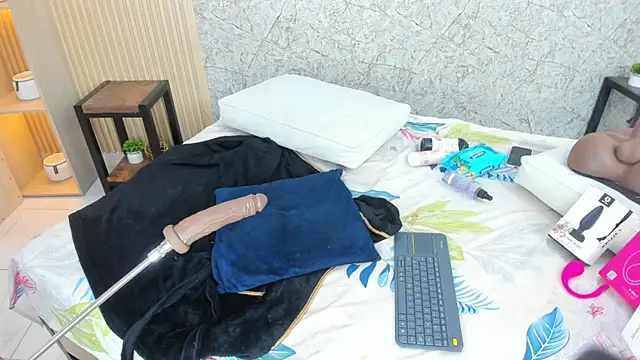 sabrina_shark_ webcam