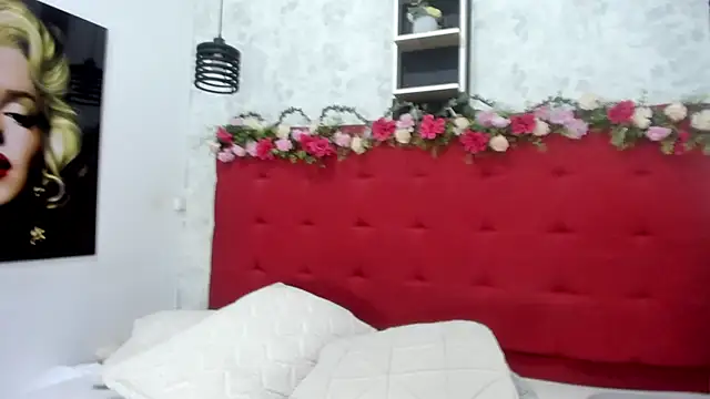 EmillyHarper_ webcam