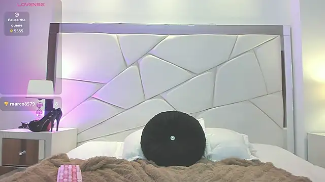 Natasha_Kiim_ webcam