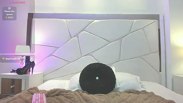 Natasha_Kiim_ webcam