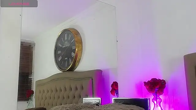 Adara_Ferrara webcam