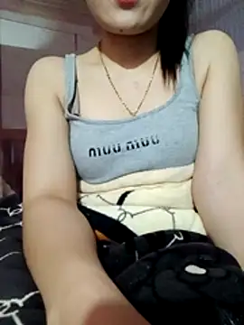 LucyyLy webcam