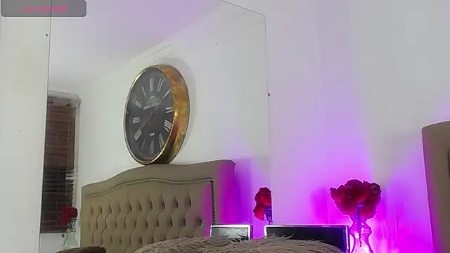 Adara_Ferrara webcam