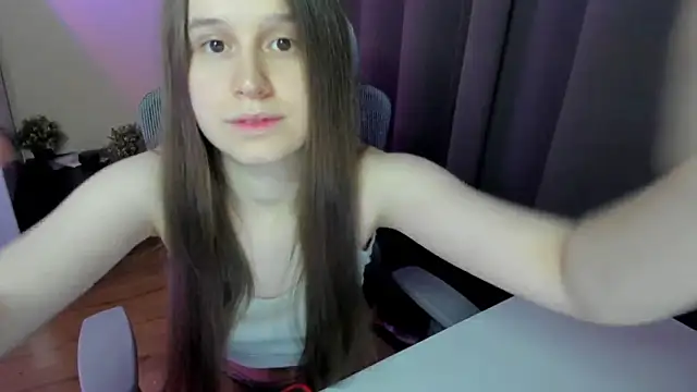 ssunnshinne__ live cam screenshot female from Russia on CamHD – HD Live Webcams & Adult Chat