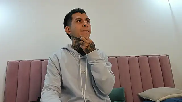 Andrew_sanders68 webcam