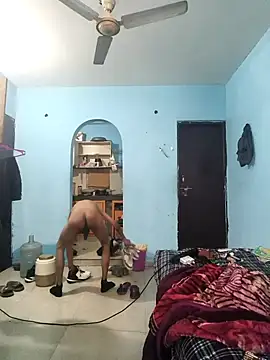 DeSi_hot_young_couple