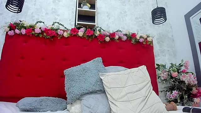 EmillyHarper_ webcam