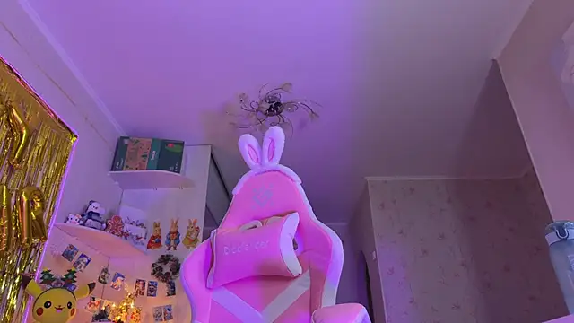 CheekySashaCharm webcam