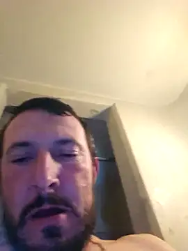 UncutHammer69 webcam