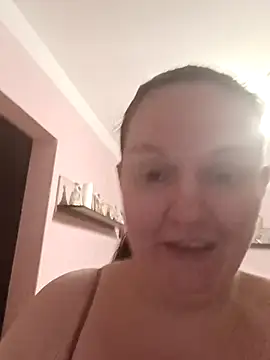 BustyLadyAlma webcam