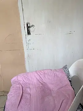 Webcam Model (Nicole_bash)  is live.Free join now!