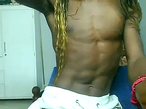 fetichefantasi24cm webcam