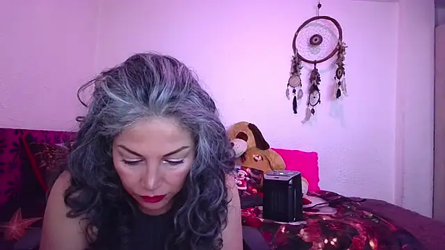 Victoria_Lover webcam