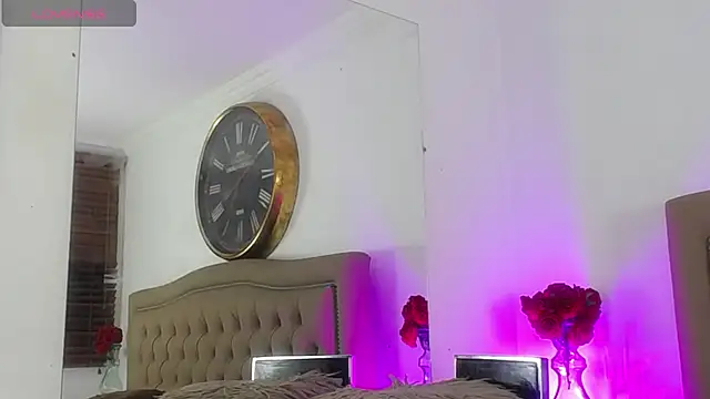 Adara_Ferrara webcam