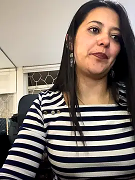 TAMARALEWISMD webcam