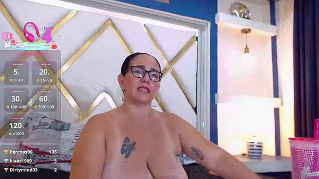 ashleylove_prg webcam