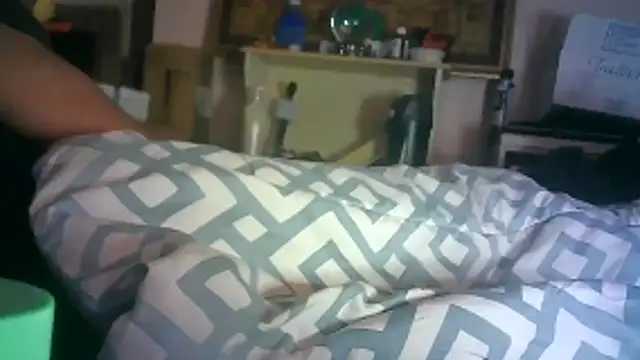 ON3YOULLN3VER_FIR3 webcam