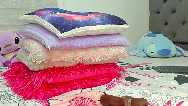 Elizabeth_18_ webcam